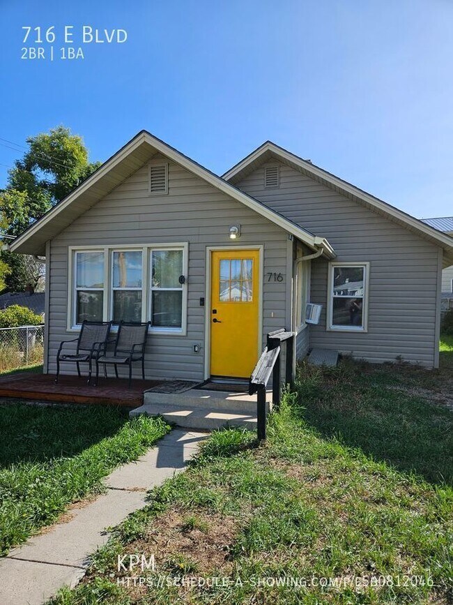 2 BED 1 BATH HOME CENTRALLY LOCATED Rental House Rental in