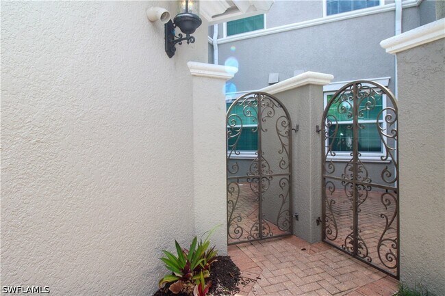 Photo - 9224 Campanile Cir Unidad 203