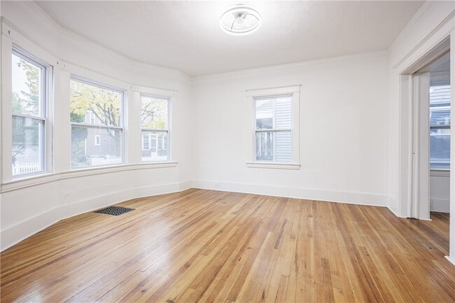 Photo - 35 Lawton St