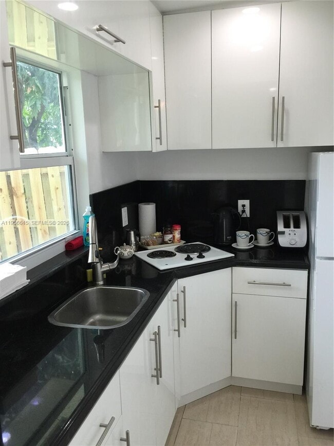 Photo - 223 SW 10th St