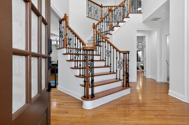 Photo - 410 Fox Chase Cir