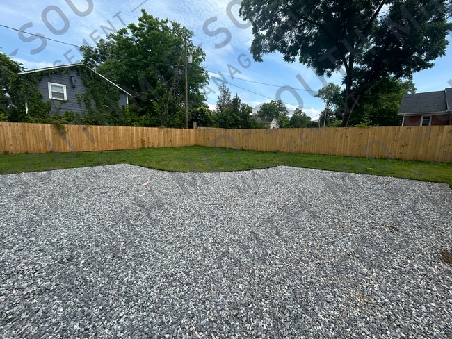 Photo - 325 N Dean St