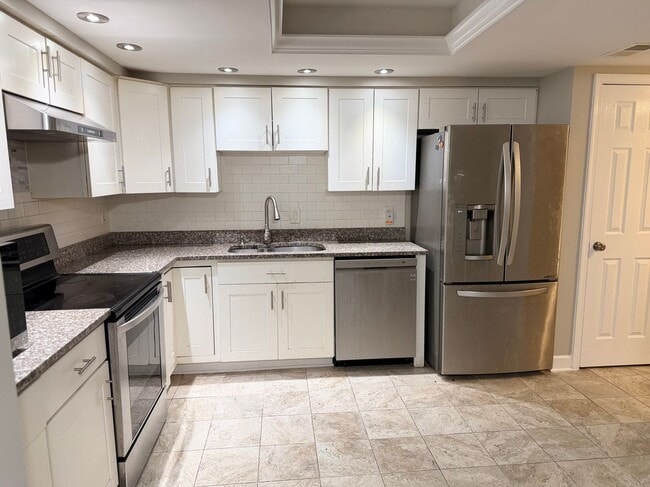 Photo - 1703 Greentree Ct