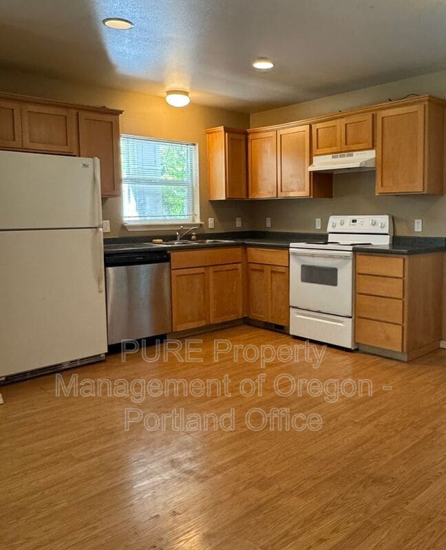 Building Photo - 6734 N Monteith Ave