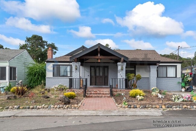 Building Photo - 21623 Baywood Ave Rental