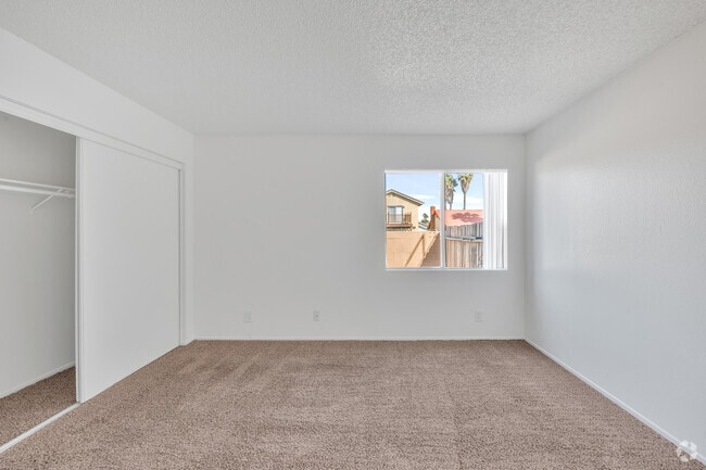 2BR, 1BA - 850SF - 1st Bedroom