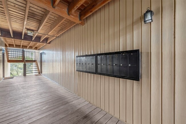 Photo - 700 Ridgeside Dr Unidad L