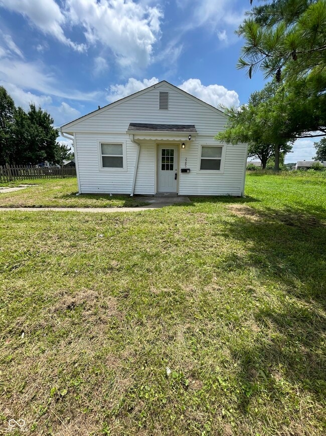 Building Photo - 2245 Admiral Dr