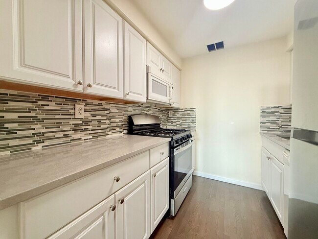 Photo - 205 10th St Unit 6w