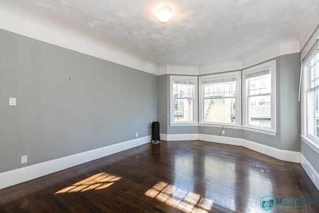 Photo - Lower Haight: Renovated Studio or Jr 1 Bed w/ Dishwasher & Shared Yard Unidad 2
