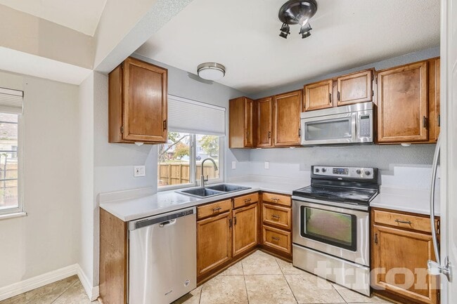 Photo - 19595 E Amherst Dr