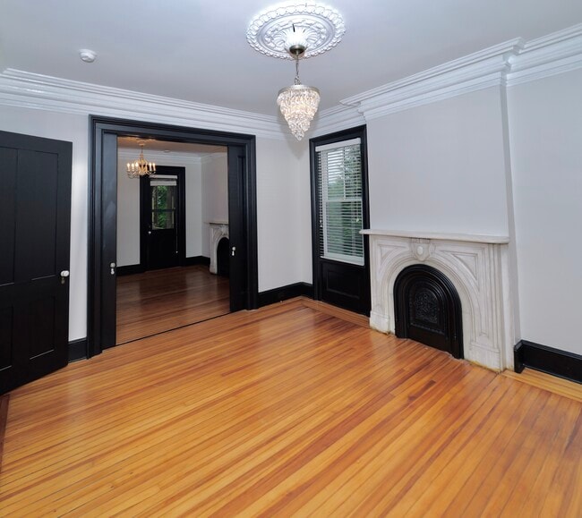 Photo - 4 Grand St