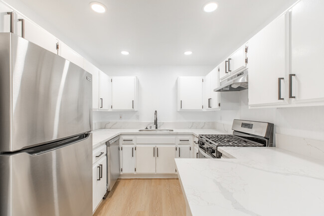 Meadow Wood Apartments - Meadow Wood Apartments