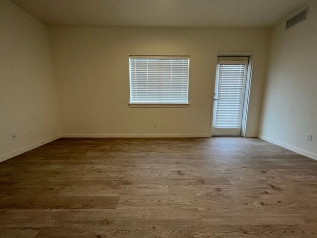 Photo - 4715 Lexington sky lane Unidad 102