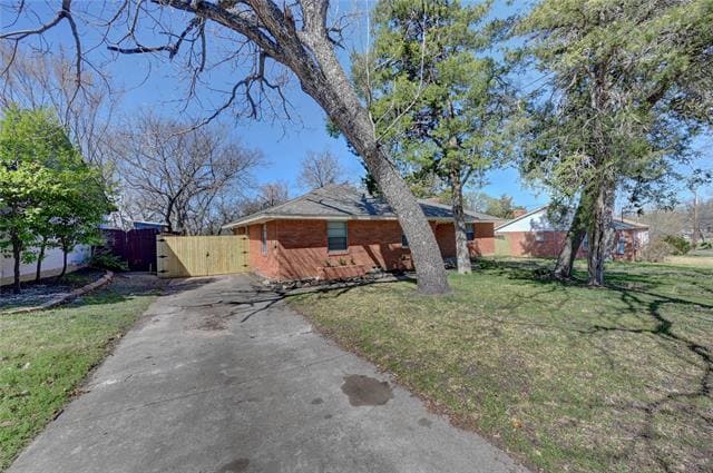 Photo - 3843 Holliday Rd