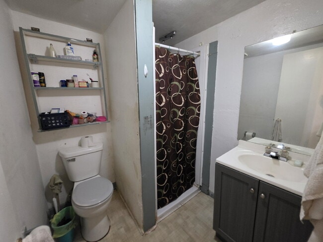 Photo - 1 Bedroom, 1 Bathroom with Off Street Parking - Available September 10th! Unit #1