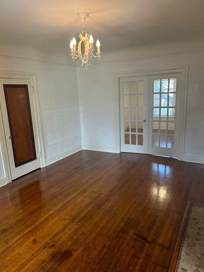 Photo - 1037 W Magnolia Ave