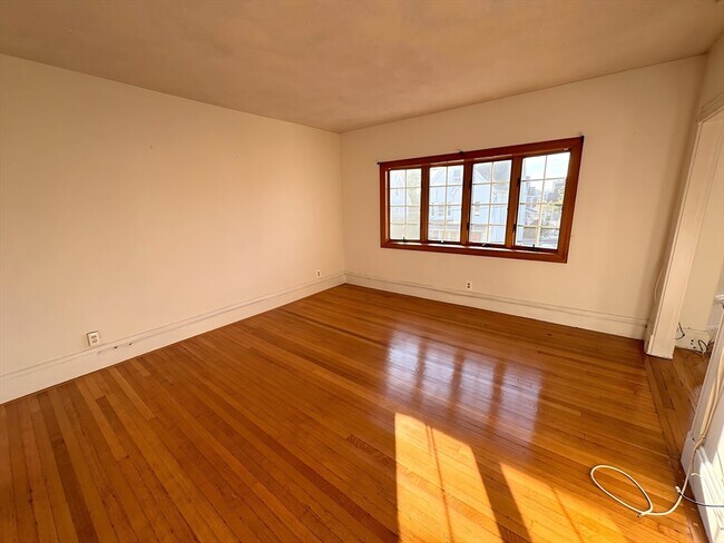 Photo - 266 Newbury Ave Unit 2