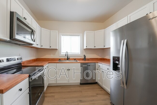 Photo - 909 St Peter St