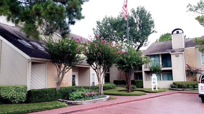 Photo - Eagle Hollow