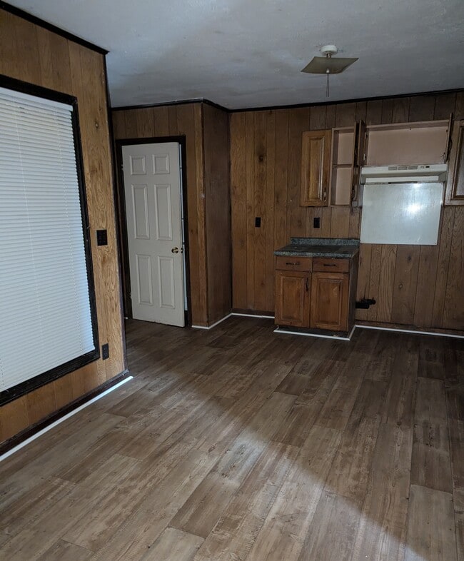 kitchen - 408 Heard Ave Unit A