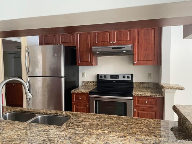 Building Photo - 9701 Westview Dr Unit 1422