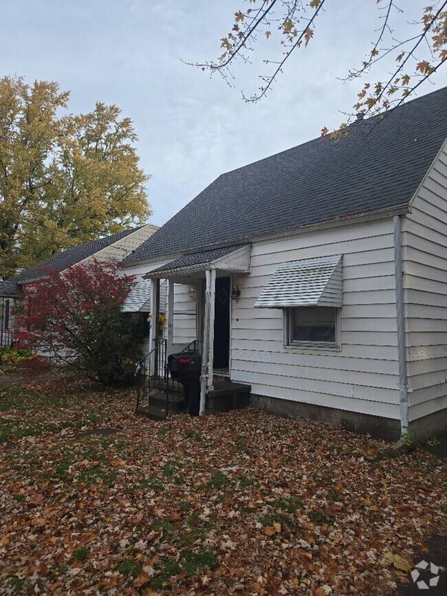 Building Photo - 2 Bedroom Home