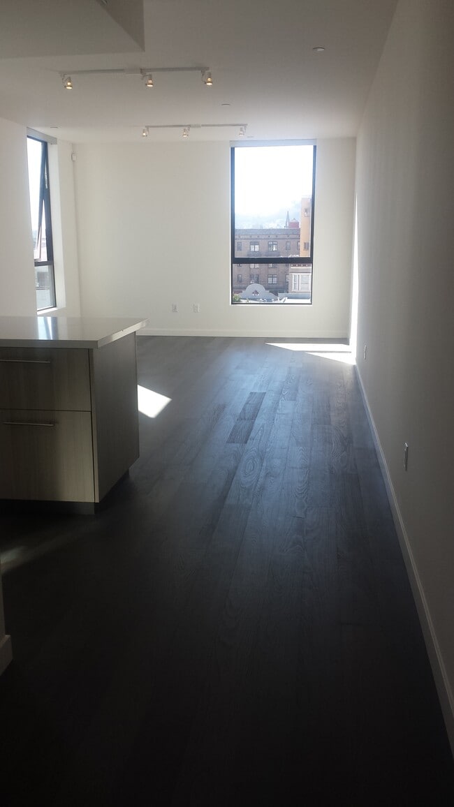 Unblocked sun from southern exposure - 1515 15th St Unit Apt 507