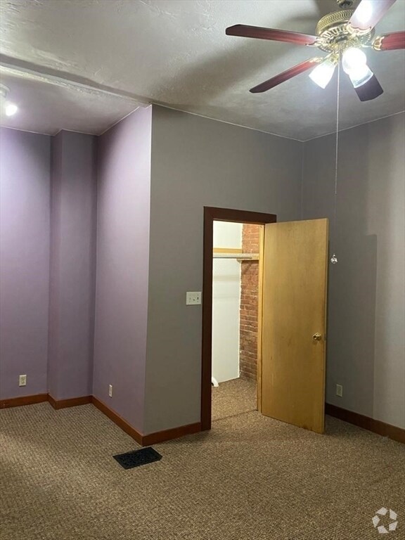 Building Photo - 67 Waverly St Unit 1 Rental