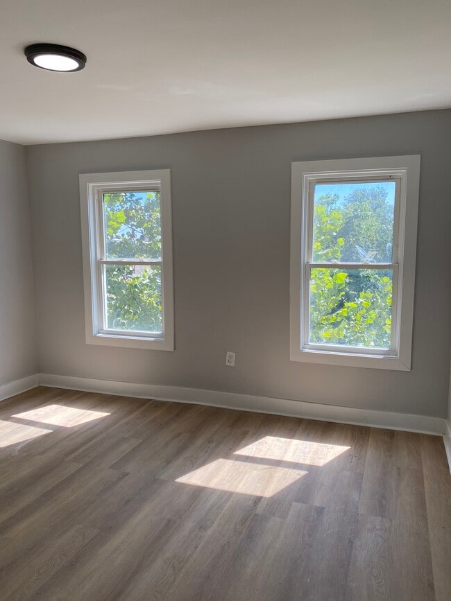 1504 McHenry St