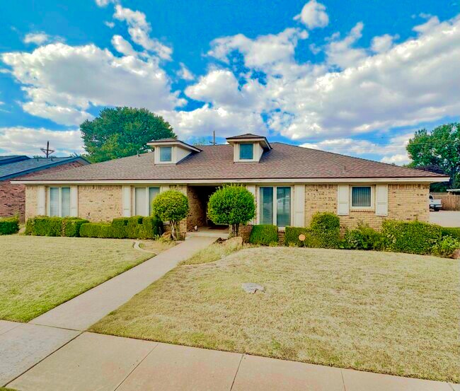 Photo - 4610 88th St