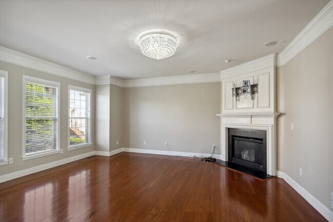 Photo - 5037 Colchester Ct