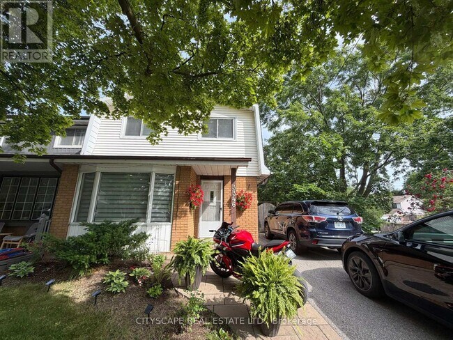 Photo - 3346 Chokecherry Crescent