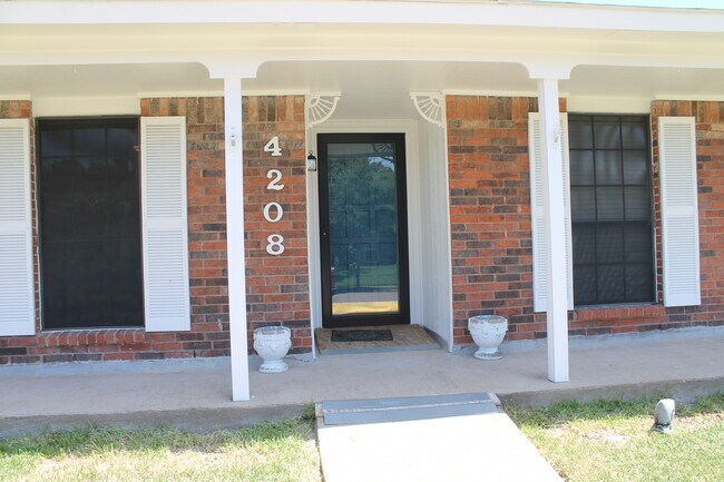 4208 Arbor Dr