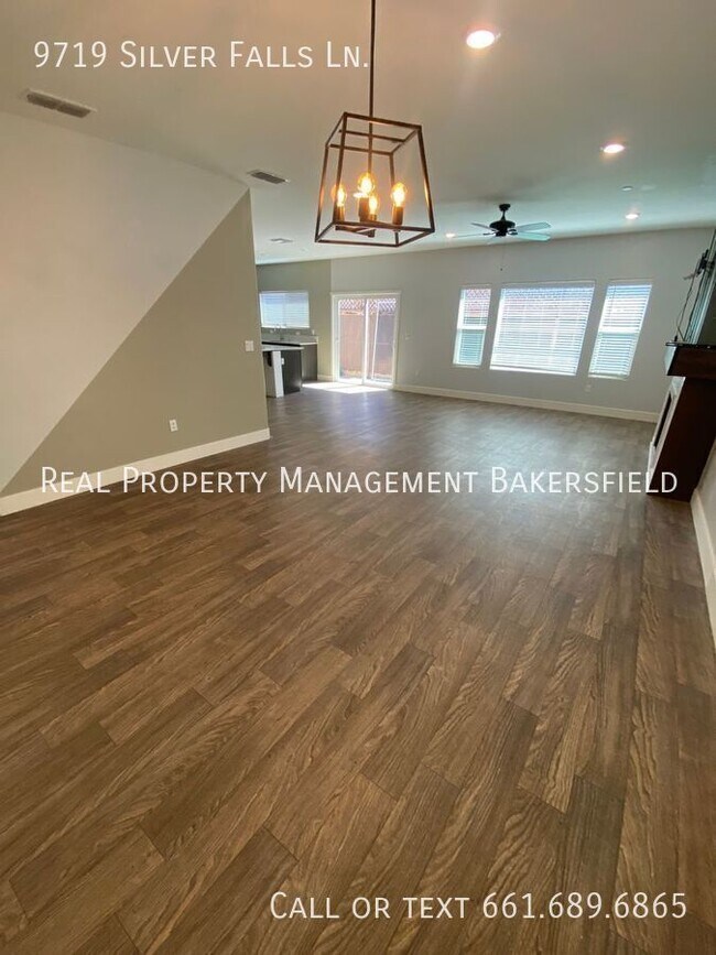 Photo - 9719 Silver Falls Ln