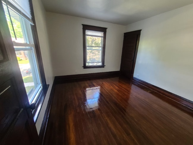 Photo - 35 Richards Ave NW