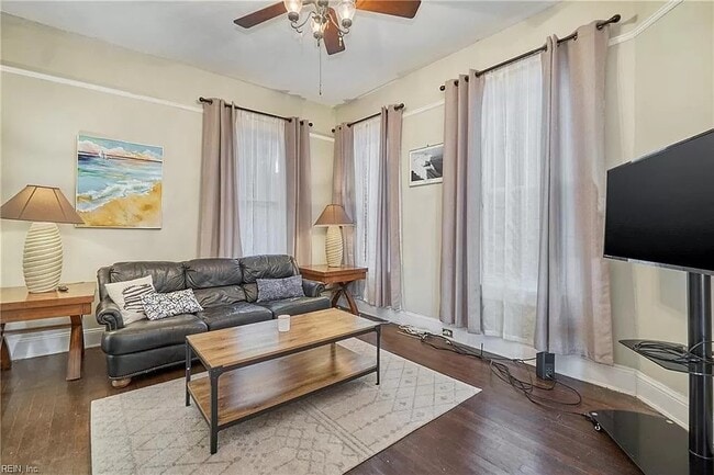 Photo - 1029 Naval Ave