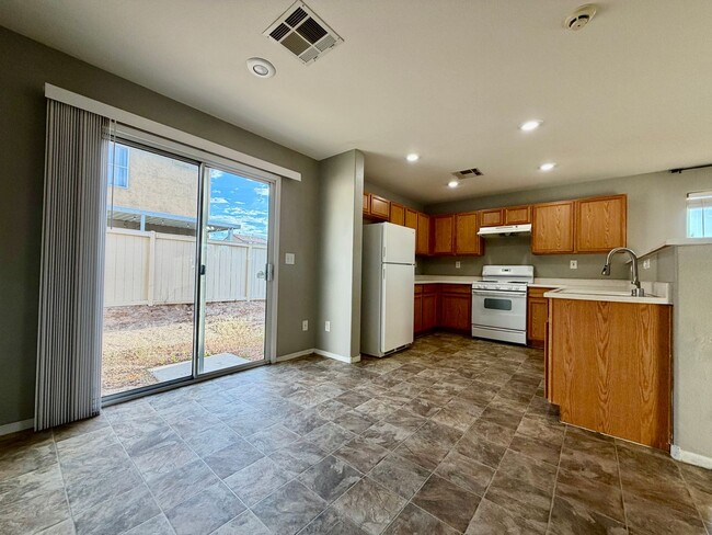 Photo - 2 bedroom house off Sahara and Sloan