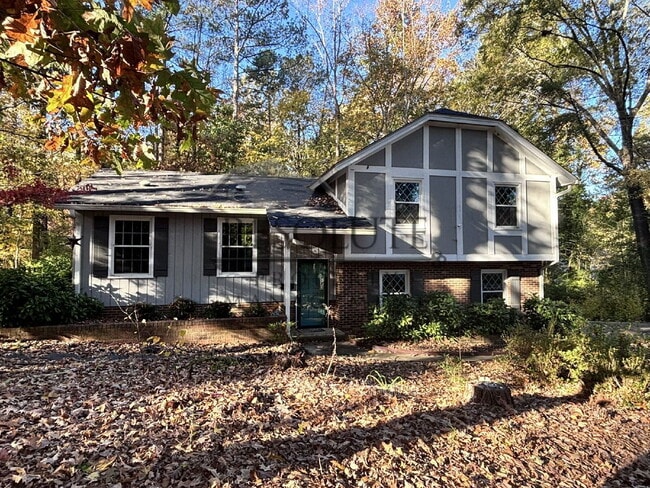 Building Photo - 1200 Brucemont Dr