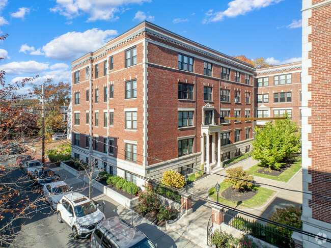 Forest Court - Forest Court Apartments