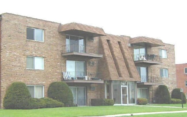 Building Photo - 12818 Hill Dr Unit 10