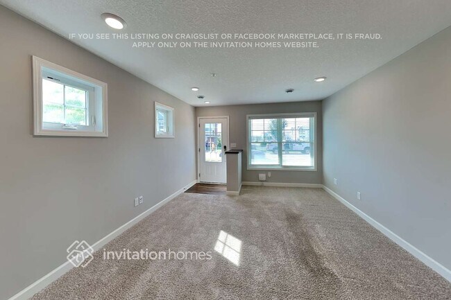 Photo - 10916 Zest St NE