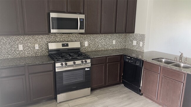 Photo - 8814 Alpine Wood Wy
