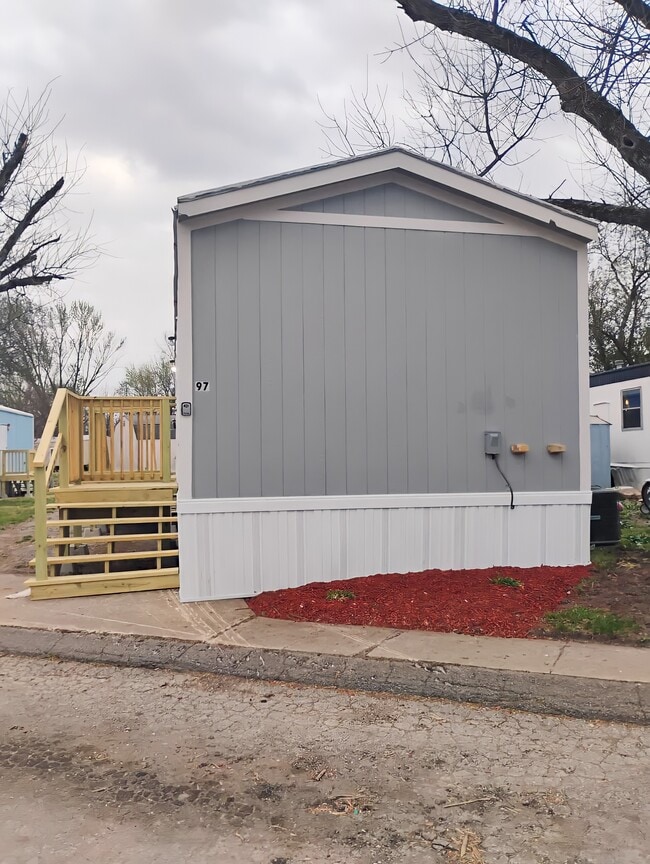 Photo - 110 N Michigan St