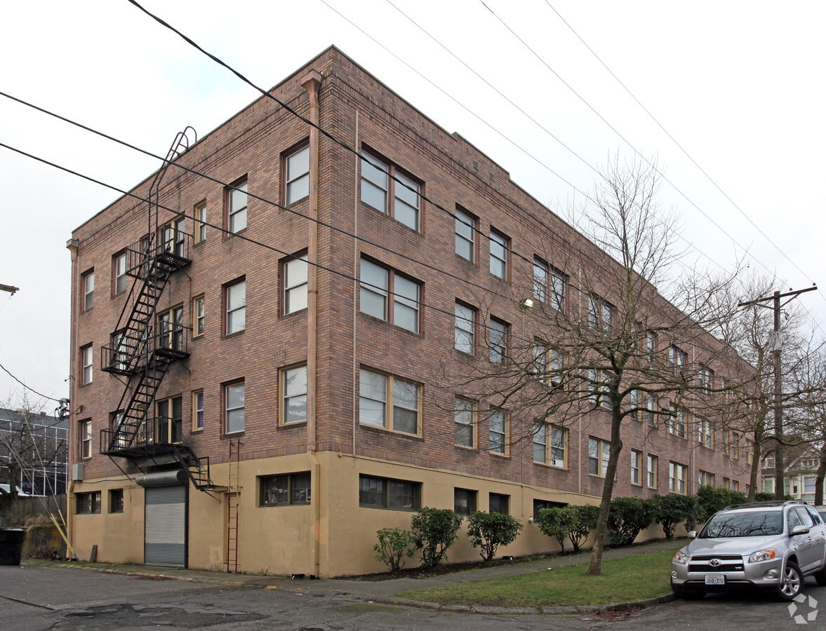 Photo - Charles Bee Apartments