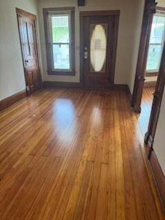 Photo - 140 E Lewis St