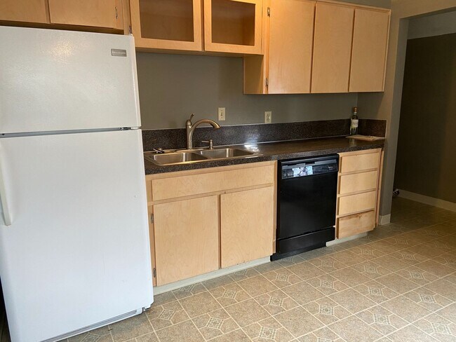 Photo - Great SE Portland Bungalow Close to Lynchview Park!