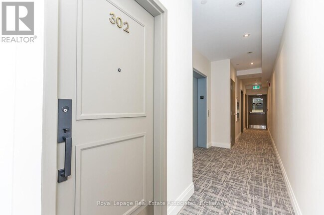 Photo - 1000 Bathurst St Unit 302