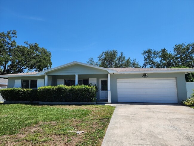 Photo - 2347 Eastwood Dr House