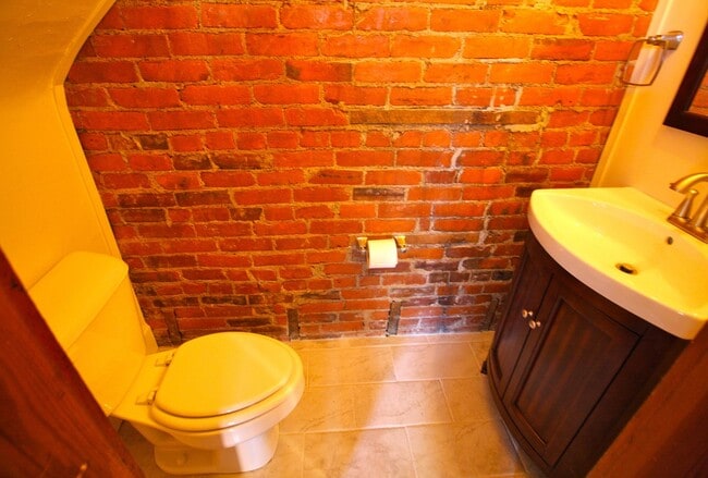 Photo - Hunter Ave 1045-1047 GW2 Unidad 1047